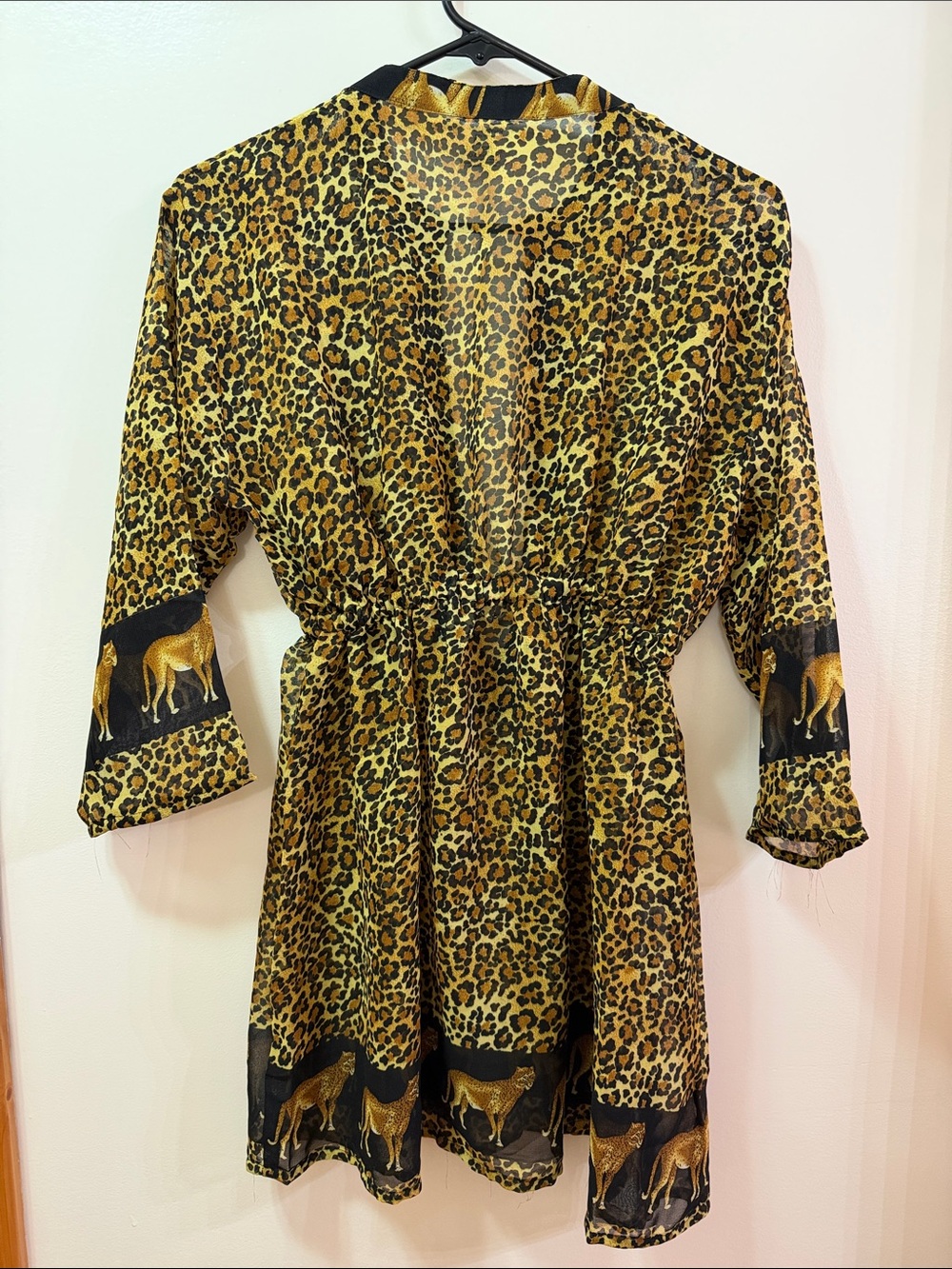 Rima. Leopard Print Tunic with Leopard 🐆 or Cheetah Border. NWOT. Size Small - Picture 6 of 6